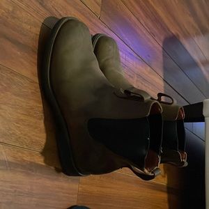 Gently worn timberland mens boots